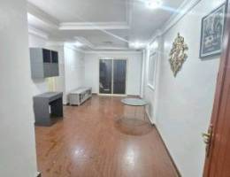  شقه للايجار غرفه وصاله وحمام ومطبخ شامل كل شيء الكهربه والميه والصيانه 