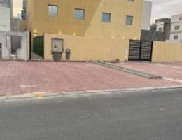  دور ارضي كامل جديدللإيجار ٣غرف ماستر+صالتين وحمام ضيوف غرفة عامل وحمام 