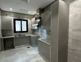  للإيجار فيلا في سلوي 