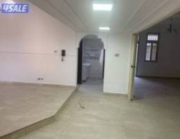  للايجار بيت بصباح السالم ٤ غرف وديوانيه حوش ماكينات تكييف مركزى جدد 