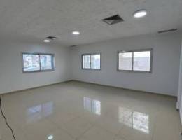  شقة سكنية مع بلكونة للإيجار في سلوى 