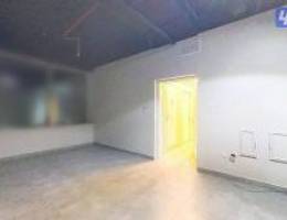  متوفر مكتب تجاري في برج كتير راقي بموقع متميز بشرق مساحة ٩٠ م 