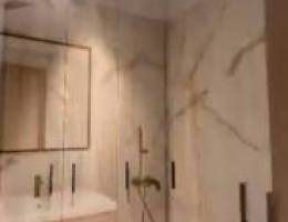  شقة للإيجار ببرج راقي علي البحر بحصة المبارك 