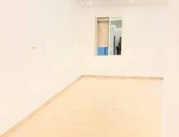  للإيجار شقة جديدة ارل ساكن 3 غرف  نوم 