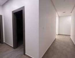  للإيجار شقة ممتازة في خيطان ٣ غرف نوم غرفة ماستر وغرفتين بينهم حمام 