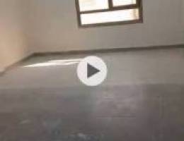  شقه 3 غرف كبيره و 2 حمام ومطبخ وصاله يوجد مصعد 