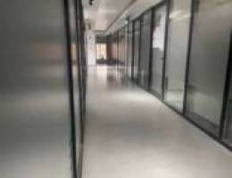  مكاتب وادوار تجارية في العاصمة 