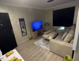  يوجد لدينا شقق الايجار غرفة وصالة ومطبخ وحمام 