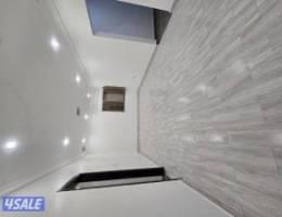  للإجار شقه ٣ غرف و صاله و غرفه للخدامه و ٣ دورات مياه 