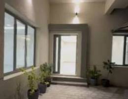  للايجار دور ارضي الفنيطيس ق6 مع غرفة للسايق 