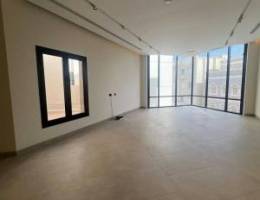  للايجار في الفنيطيس ق8 دوبلكس اول وثاني مع روف كبير اول ساكن 