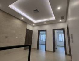  للايجار دور دوبلكس ارضي وأول وسرداب اول ساكن جديد  فيها خمس غرف ماستر 