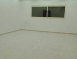  شقةسوبرديلوكس تتكون من 3غرف وصاله كبيره ومطبخ كبير وغرفه خ 