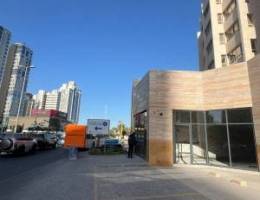  للإيجار محل  جديد موقع ممتاز شارع البلاجات بجانب إشارة شوبيز 