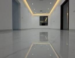  للايجار شقه في العميريه مساحة ١٥٠ 