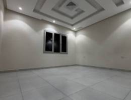  للايجار شقه في الخالديه مساحة ١٥٠ متر 