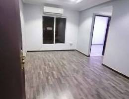  شقةللايجارغرفةصالة حمام مطبخ تشطيب جديد مصافط متوفرة على الخدمات متوفر 