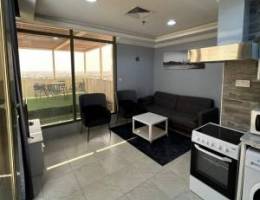  شقة مفروشة إطلالة بحرية مع روف للإيجار في السالمية 