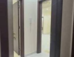  شقه بأم الهيمان كبيره ووسيعه 