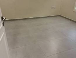  للايجار شقه في حطين ٣ غ وصاله مطبخ ٢ حمامين الدور الاول مصعد شتر 