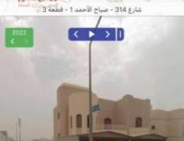  للايجار بيت مجدد بالكامل بصباح الاحمد شارعين 