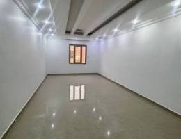  للإيجار شقة مساحات كبيرة فهد الاحمد 3 غرف وغرفة .خا-دمة وصالة ومطبخ و3 