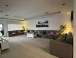  للاجار _ شباب ( بجانب المول )  يومي _ سنوي 