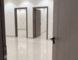  للايجار دور ثاني شقتين كل شقه ثلاث غرف وحده ماستر  مع غرفه صغيره ٢/٢ 