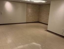  شقه لإيجار سبور ديلوكس دور اول ثلاث غرف و3 حمامات + غرف خد + غرفه غسيل 