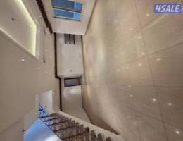  للايجار دبلكس قرطبه مساحات كبيره 