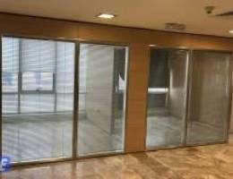  مكتب للإيجار خلف مول العاصمه 