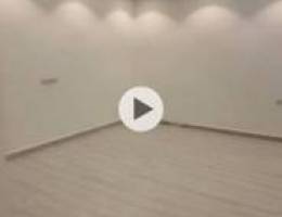  للايجار شقة كبيرة جدا في المنقف مجمع الصراف 