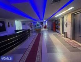  لأصحاب الذوق الرفيع شقه مفروشه ب الكامل غرفتين وصاله وثلاث حمامات 