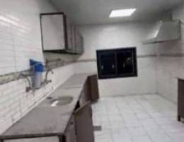  للايجار دور اول درج مع حوش في الفحيحيل ق2 