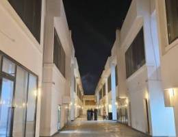  محل وطابق في شارع الكهرباء في أسواق القرين بناية جديدة 